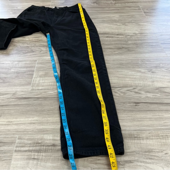 Frame Le High N Tight Straight Cut Out in Film Noir Size 28 Black - Picture 11 of 15